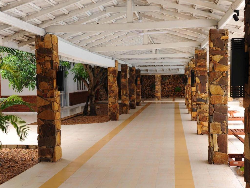 Full Moon Garden Hotel Negombo Buitenkant foto