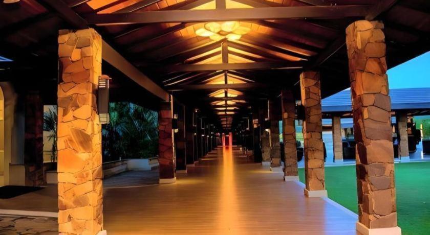 Full Moon Garden Hotel Negombo Buitenkant foto