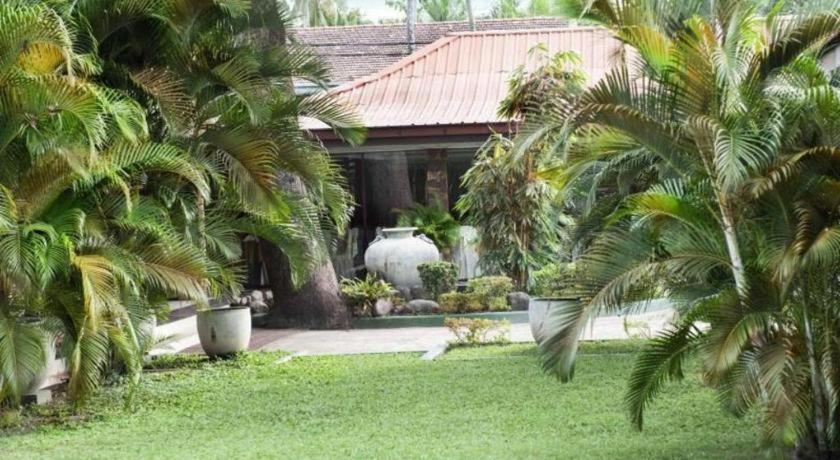 Full Moon Garden Hotel Negombo Buitenkant foto