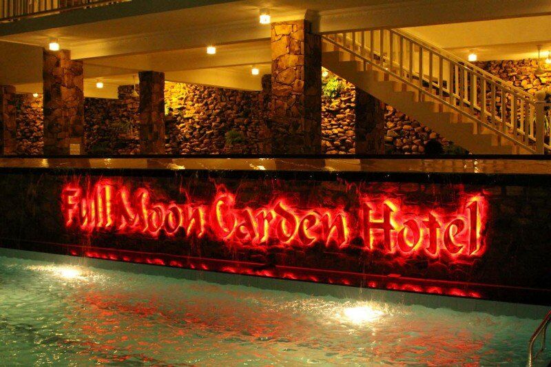 Full Moon Garden Hotel Negombo Buitenkant foto